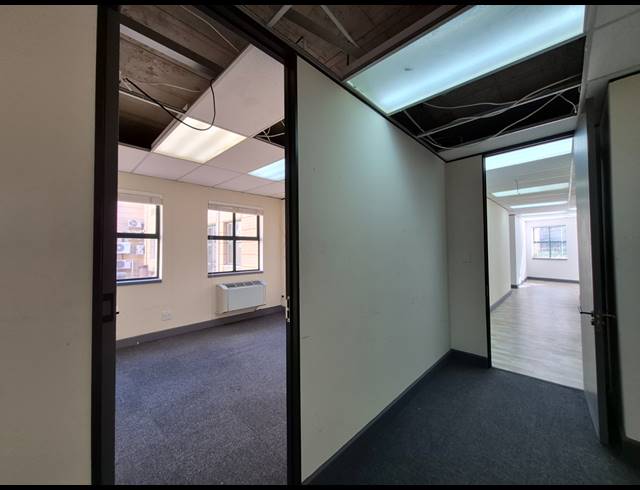 176M² OFFICE TO LET IN DUNKELD WEST